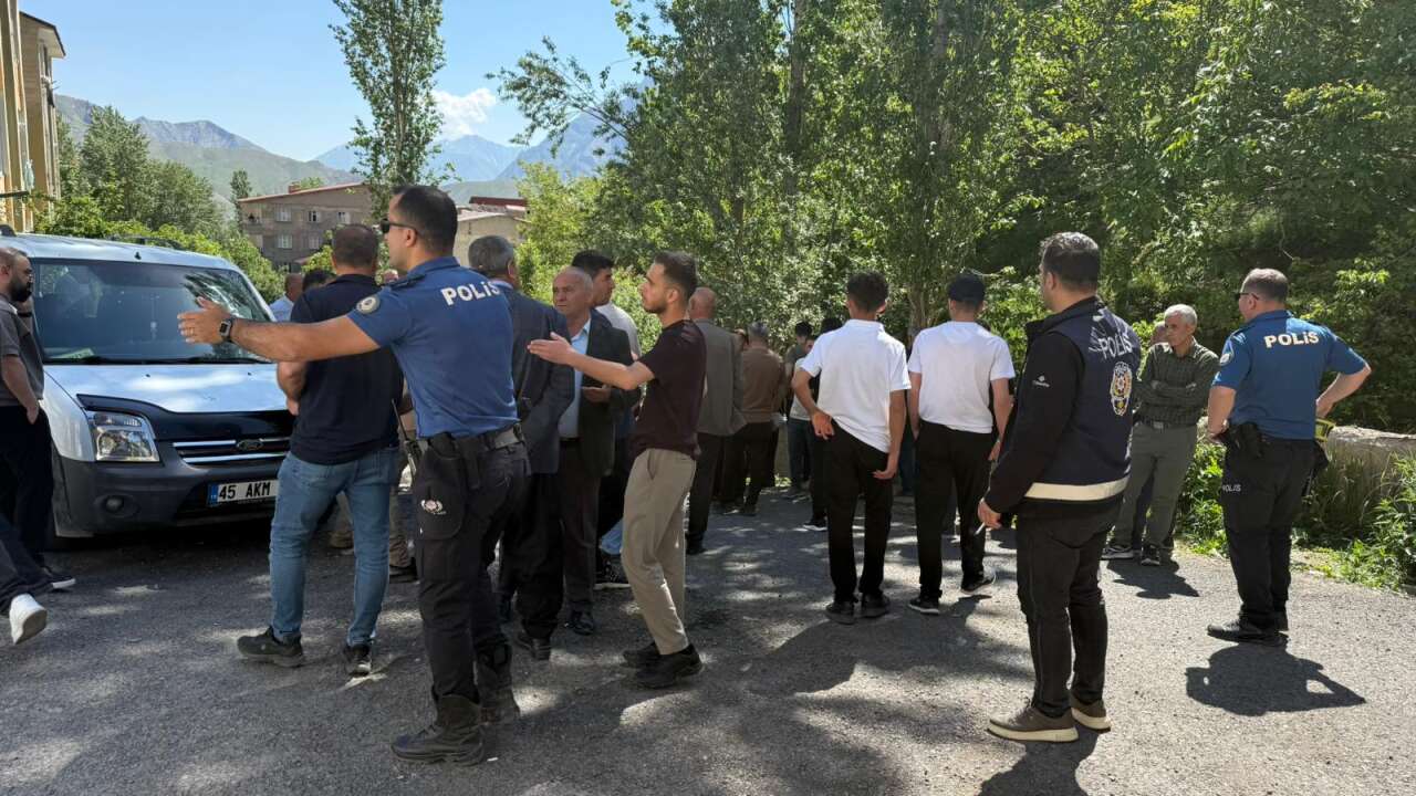 Aranan 5 çocuk annesi kadın evinin bodrumunda ölü bulundu! Eşi aranıyor 4
